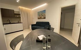 Lenuccia Home